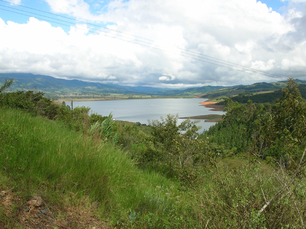 lago_calima3.jpg